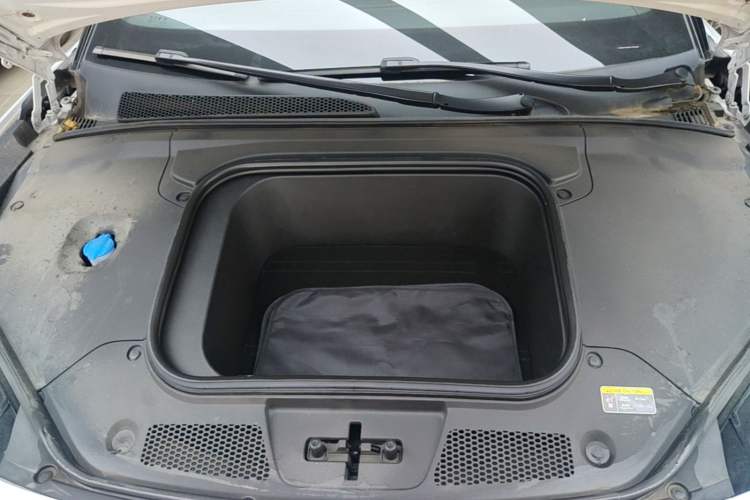 Used Hongqi EH7 2024 690 Pro Engine Bay