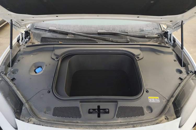 Used Hongqi EH7 2024 690 Pro Engine Bay