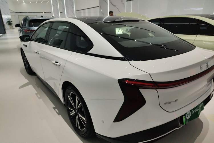 Used Hongqi EH7 2024 690 Pro Exterior 2
