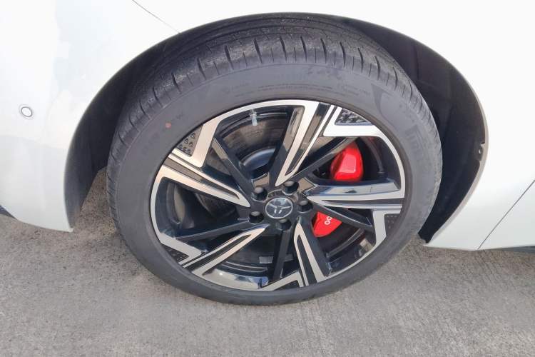 Used Hongqi EH7 2024 760 Pro+ Four-Wheel Drive Version Exterior 4