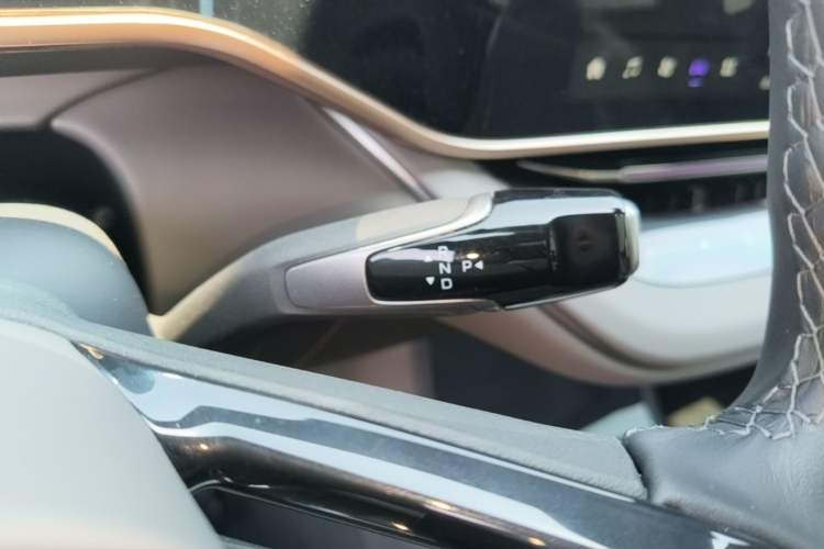 Used Hongqi EH7 2024 760 Pro+ Four-Wheel Drive Version Gear Lever