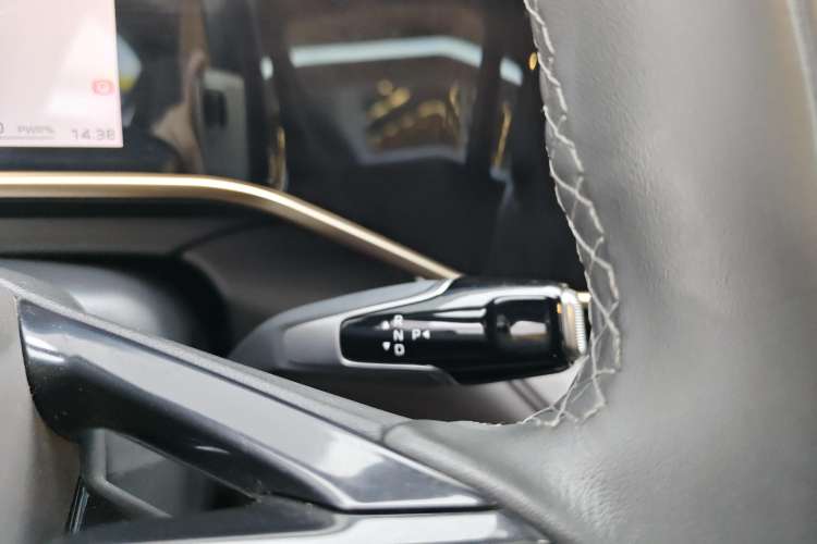 Used Hongqi EH7 2024 690 Pro Gear Lever