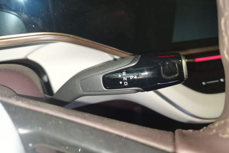 Used Hongqi EH7 2024 690 Pro Gear Lever