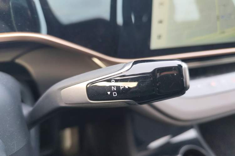 Used Hongqi EH7 2024 690 Pro Gear Lever