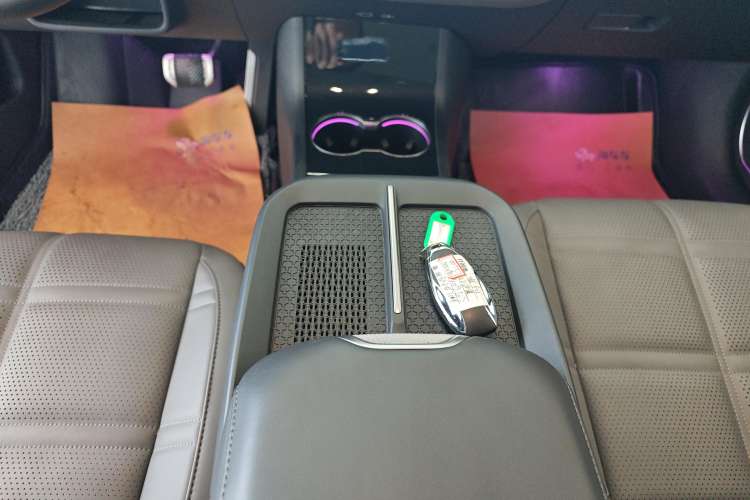Used Hongqi EH7 2024 690 Pro Gear Lever
