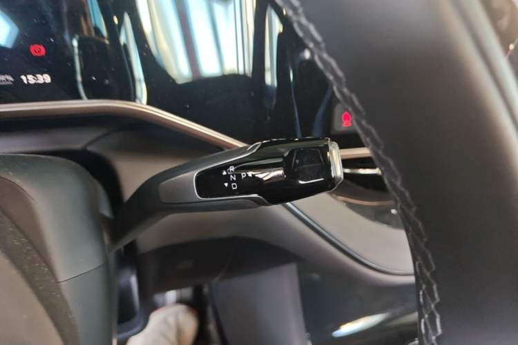 Used Hongqi EH7 2024 820 Pro Gear Lever