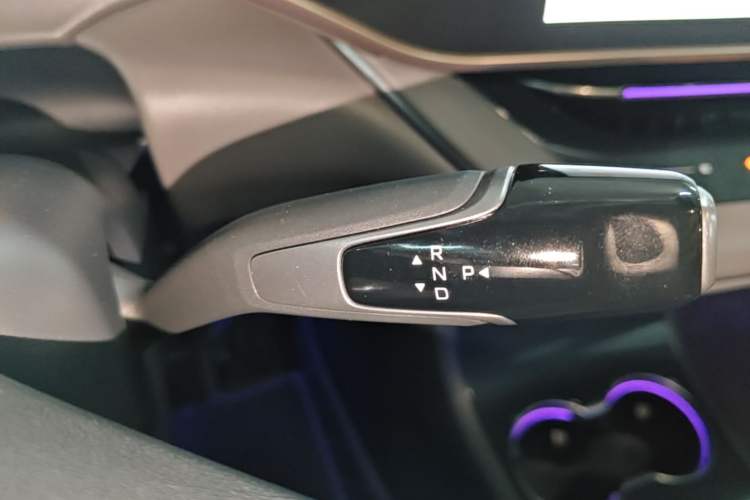 Used Hongqi EH7 2024 820 Pro Honor Edition Gear Lever