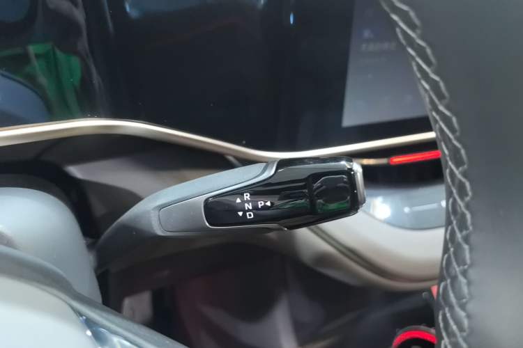 Used Hongqi EH7 2024 690 Pro Gear Lever