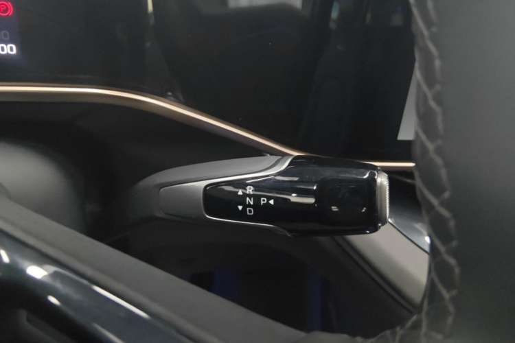 Used Hongqi EH7 2024 690 Pro Gear Lever