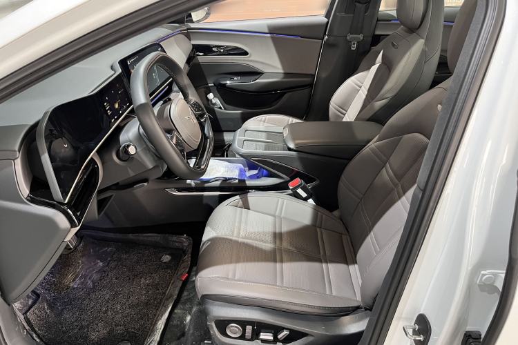 Used Hongqi EH7 2024 690 Pro Interior 2