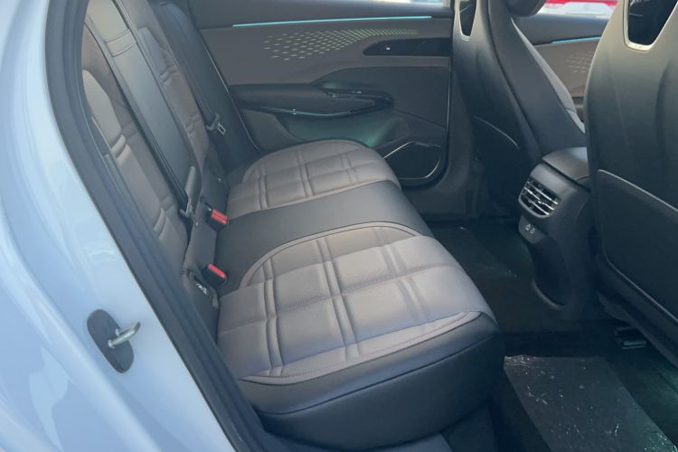 Used Hongqi EH7 2024 760 Pro+ Four-Wheel Drive Version Interior 3