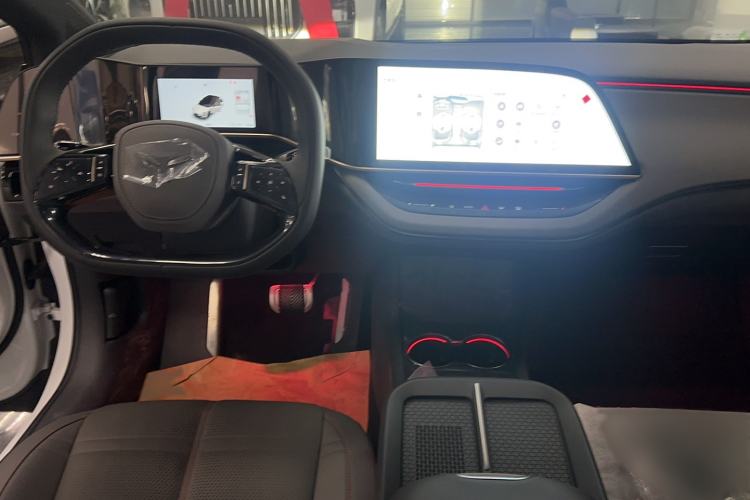 Used Hongqi EH7 2024 690 Pro Interior 3