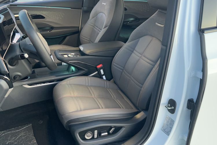 Used Hongqi EH7 2024 760 Pro+ Four-Wheel Drive Version Interior 8