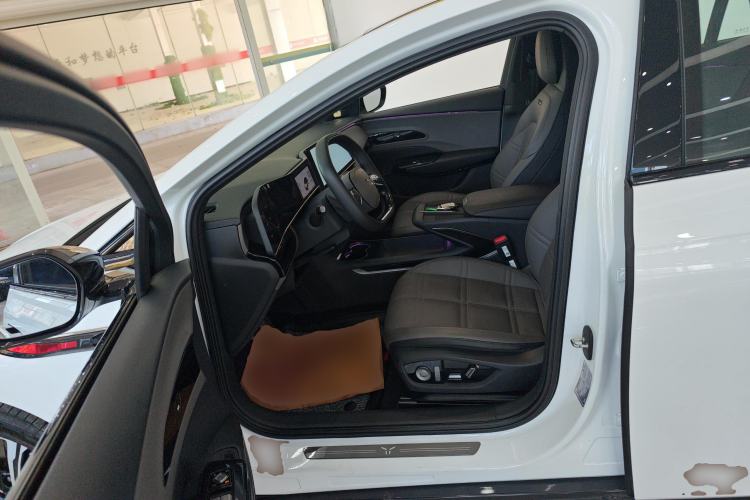 Used Hongqi EH7 2024 690 Pro Left Front Seat