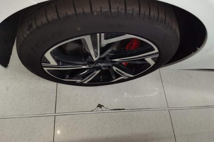 Used Hongqi EH7 2024 640 Pro+ All-Wheel Drive Left Front Wheel Hub