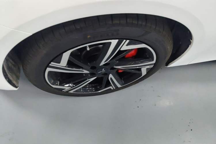 Used Hongqi EH7 2024 640 Pro+ All-Wheel Drive Left Front Wheel Hub