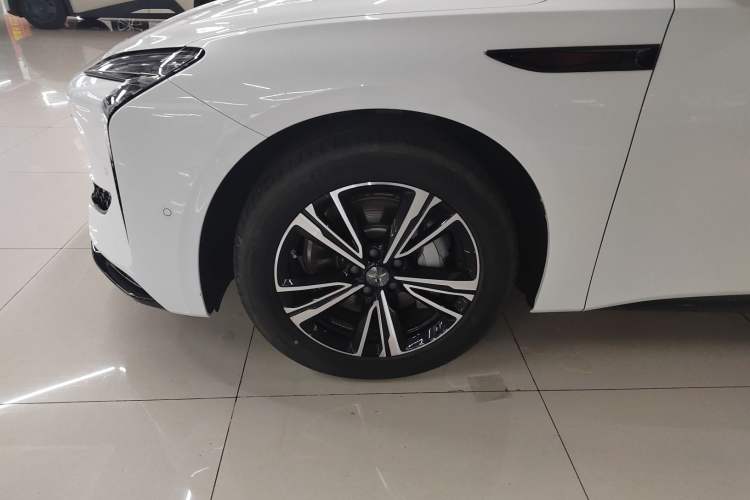 Used Hongqi EH7 2024 690 Pro Left Front Wheel Hub