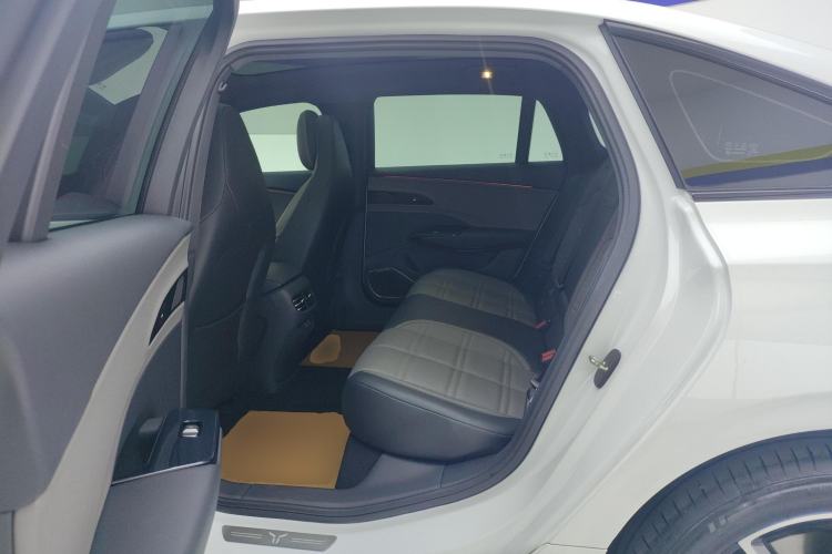 Used Hongqi EH7 2024 690 Pro Left Rear Seat