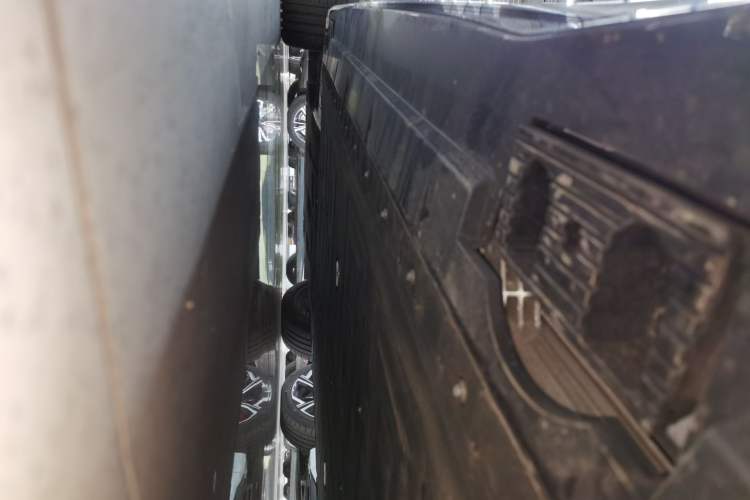 Used Hongqi EH7 2024 640 Pro+ All-Wheel Drive Left Side Sill