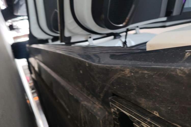 Used Hongqi EH7 2024 690 Pro Left Side Sill