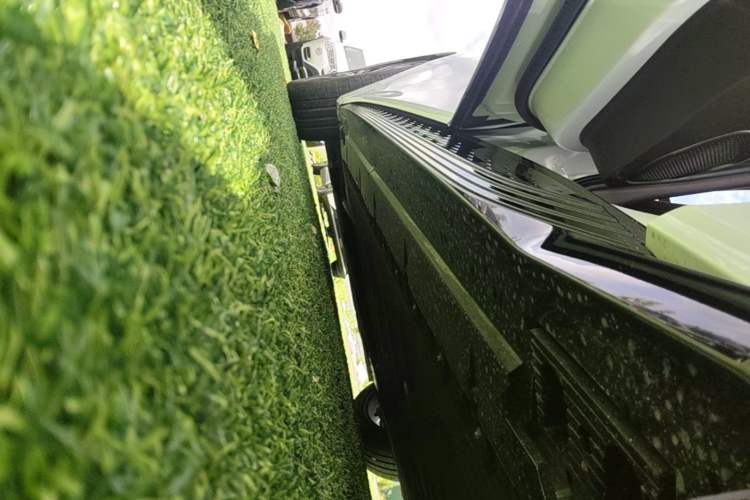Used Hongqi EH7 2024 640 Pro+ All-Wheel Drive Left Side Sill