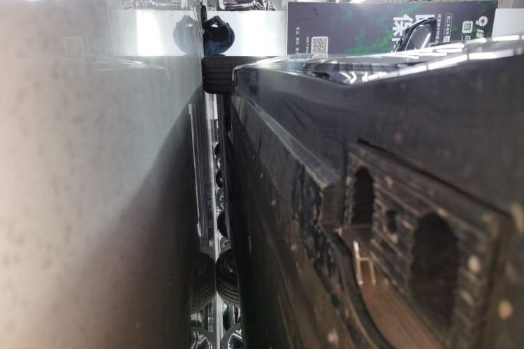 Used Hongqi EH7 2024 640 Pro+ All-Wheel Drive Left Side Sill