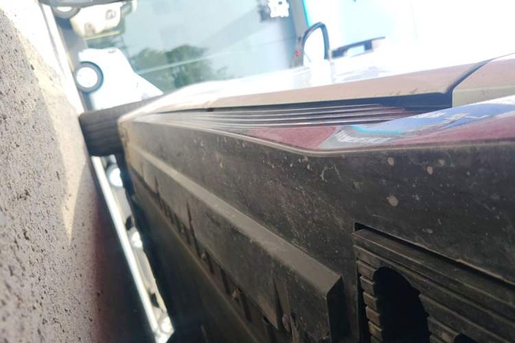 Used Hongqi EH7 2024 690 Pro Left Side Sill