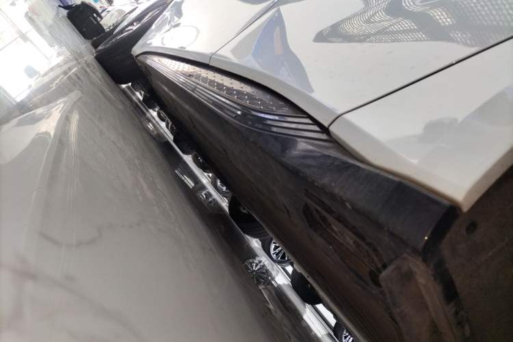 Used Hongqi EH7 2024 820 Pro Left Side Sill