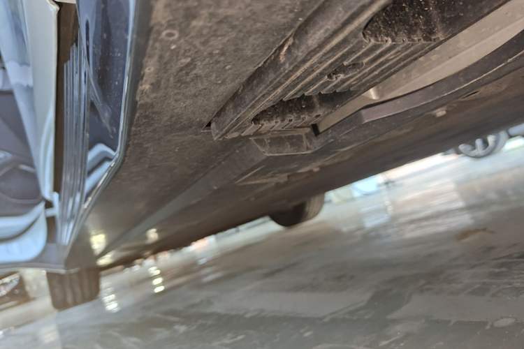 Used Hongqi EH7 2024 820 Pro Left Side Sill