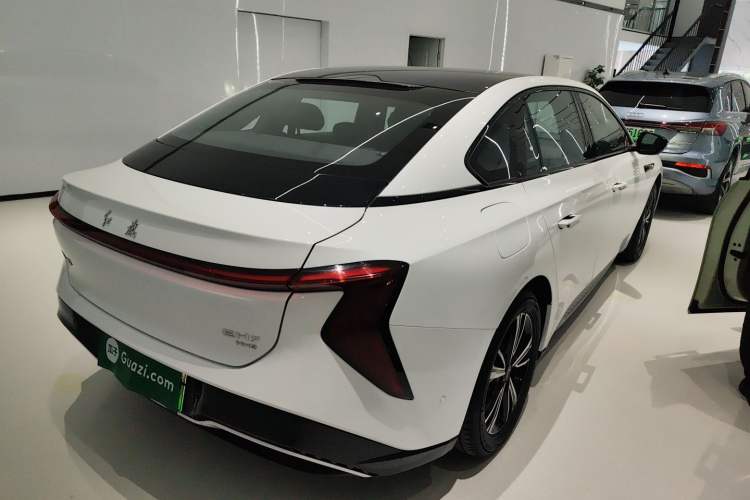 Used Hongqi EH7 2024 690 Pro Rear Right 45 Deg