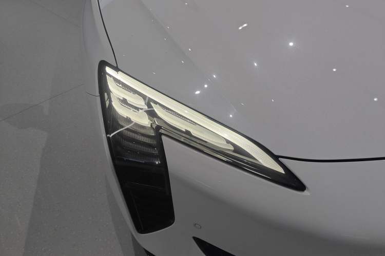Used Hongqi EH7 2024 690 Pro Right Front Headlight