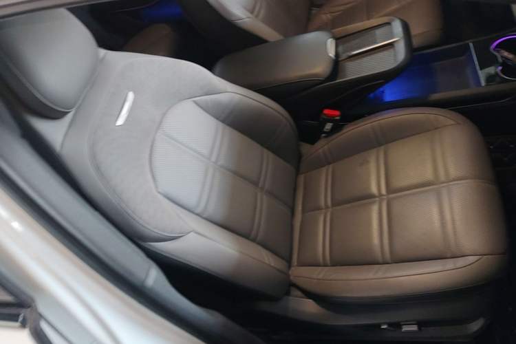 Used Hongqi EH7 2024 690 Pro Right Front Seat