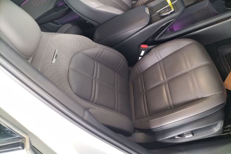 Used Hongqi EH7 2024 820 Pro Right Front Seat