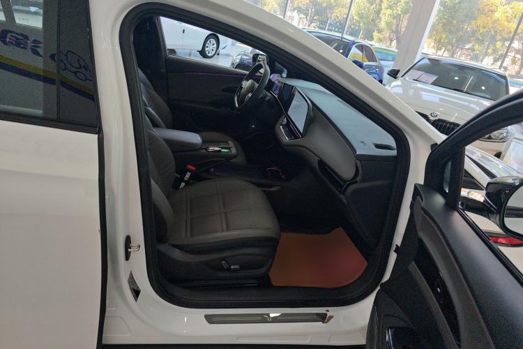 Used Hongqi EH7 2024 690 Pro Right Front Seat