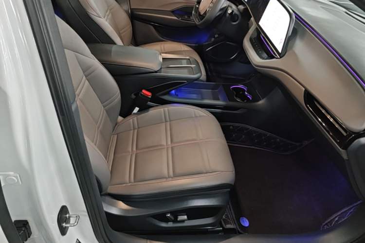 Used Hongqi EH7 2024 820 Pro Honor Edition Right Front Seat