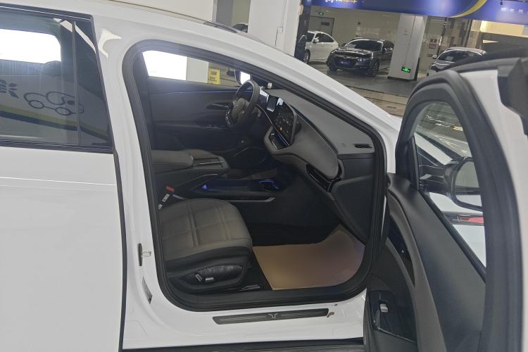 Used Hongqi EH7 2024 690 Pro Right Front Seat
