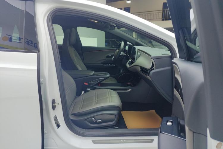 Used Hongqi EH7 2024 690 Pro Right Front Seat