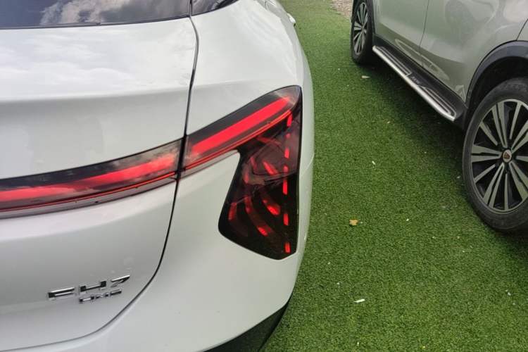 Used Hongqi EH7 2024 640 Pro+ All-Wheel Drive Right Rear Taillight
