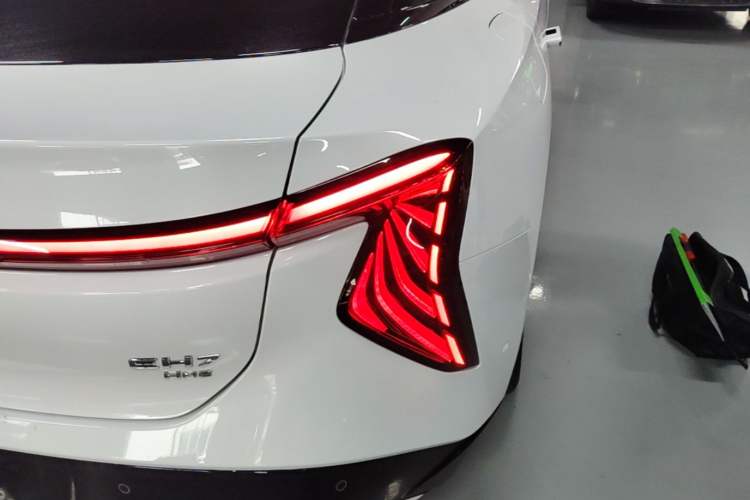 Used Hongqi EH7 2024 640 Pro+ All-Wheel Drive Right Rear Taillight