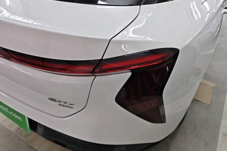 Used Hongqi EH7 2024 820 Pro Honor Edition Right Rear Taillight