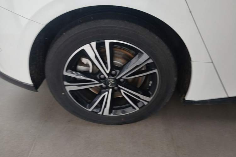 Used Hongqi EH7 2024 690 Pro Right Rear Wheel Hub