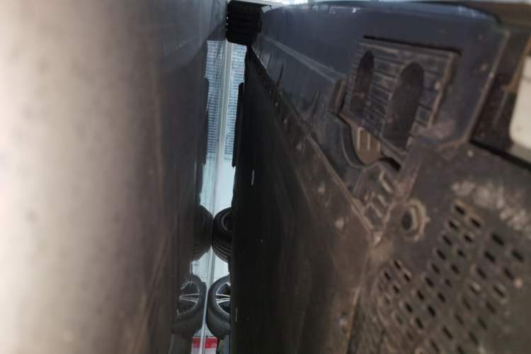 Used Hongqi EH7 2024 640 Pro+ All-Wheel Drive Right Side Sill