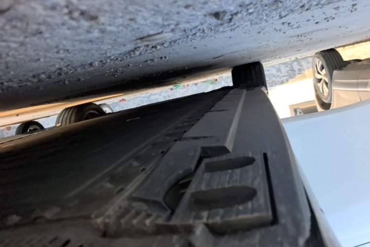 Used Hongqi EH7 2024 820 Pro Right Side Sill