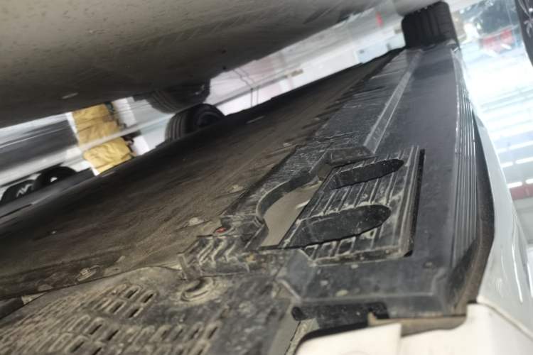 Used Hongqi EH7 2024 640 Pro+ All-Wheel Drive Right Side Sill