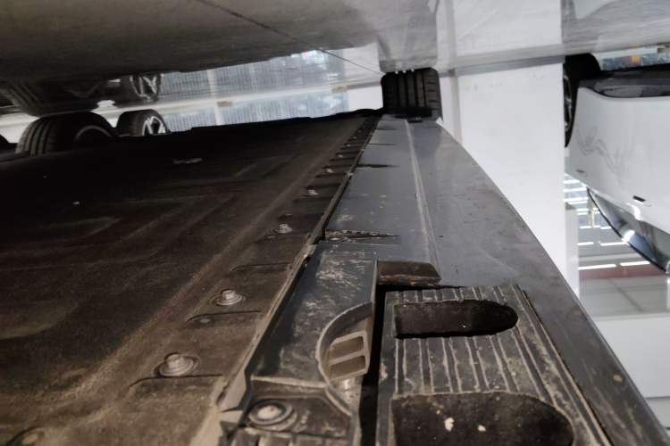 Used Hongqi EH7 2024 640 Pro+ All-Wheel Drive Right Side Sill