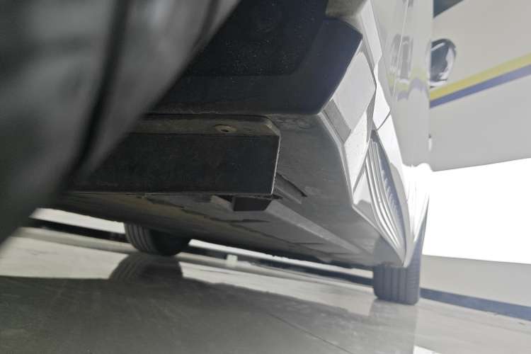 Used Hongqi EH7 2024 690 Pro Right Side Sill