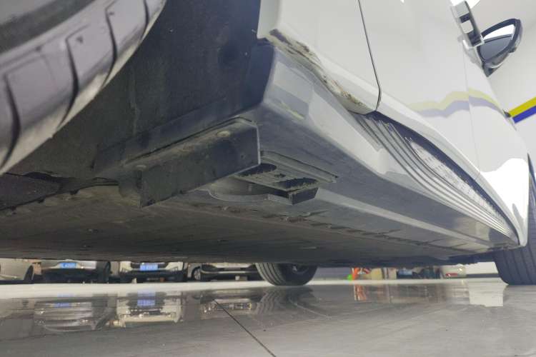 Used Hongqi EH7 2024 690 Pro Right Side Sill