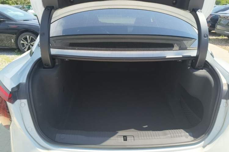 Used Hongqi EH7 2024 760 Pro+ Four-Wheel Drive Version Trunk