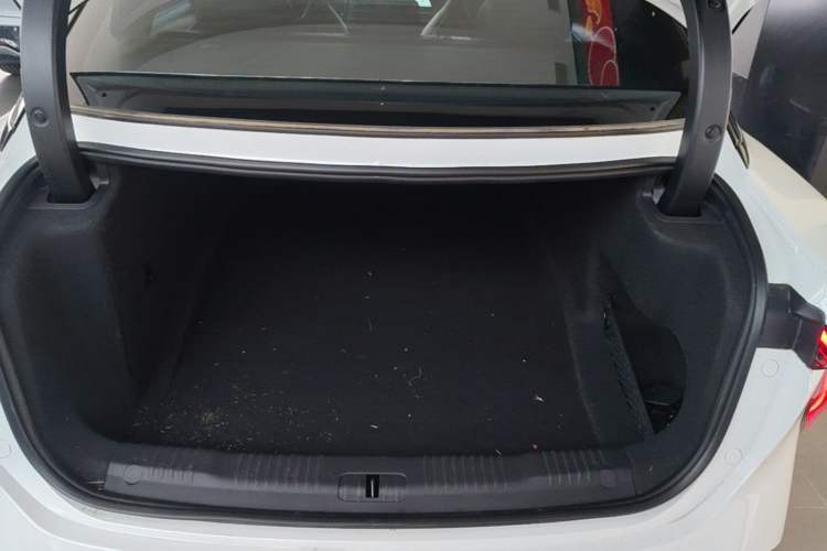 Used Hongqi EH7 2024 690 Pro Trunk
