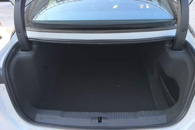 Used Hongqi EH7 2024 820 Pro Trunk